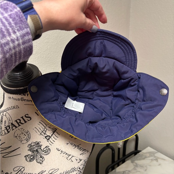 REI Men’s Retro Expedition Cap; Down Feather Hat with Ear Flaps Size SM/MD - Picture 4 of 8